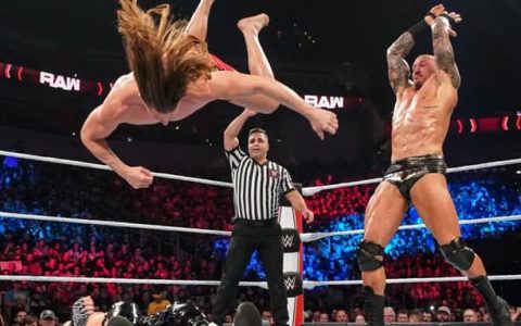 WWE RAW第1485期：凯文欧文斯另一面最终爆发，五重威胁赛丽芙摩根捡到便宜