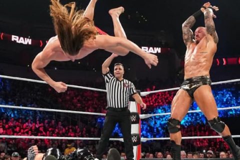 WWE RAW第1485期：凯文欧文斯另一面最终爆发，五重威胁赛丽芙摩根捡到便宜