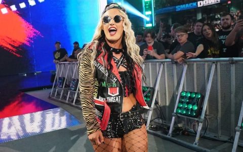 风暴来临，托尼斯托姆正式加盟AEW，是什么让她连夜离开WWE？