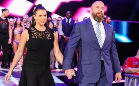 WWE王大锤与大公主的爱情史，一起携手22年，反对者敌不过真爱！