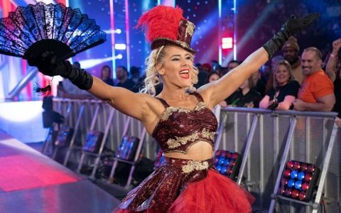 WWE性感南方美女终于回归？军姐莱斯埃文斯亲自现身回答传闻！