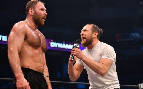 WWE式的错误？AEW巨星扎堆出现，蛋妞和院长都在生涯最差轨道上？