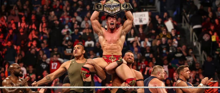 WWE RAW 第1508期:在与芬巴洛尔的美国冠军争夺战中,理论将冠军带回给麦克曼先生