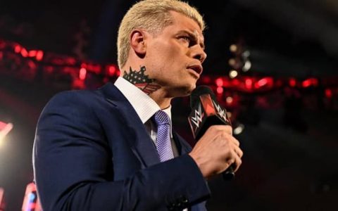 WWE RAW 第1506期：罗曼·雷恩斯在摔角狂热大赛上夺得环球冠军后在RAW发表讲话