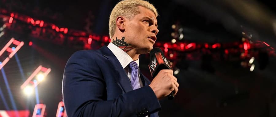 WWE RAW 第1506期:罗曼·雷恩斯在摔角狂热大赛上夺得环球冠军后在RAW发表讲话