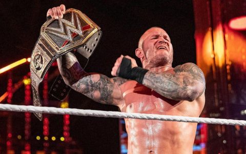 WWE巨星兰迪奥顿以常人状态出现，曾经的毒蛇已成慈眉善目的大叔
