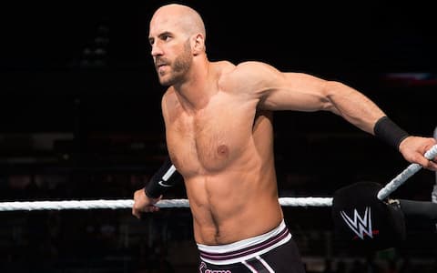 WWE明星塞萨罗加入AEW,并在禁忌之门的首秀比赛中获胜