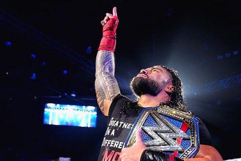 WWE仍然力压AEW！五个同为冠军，但罗曼远胜于CM朋克的原因！