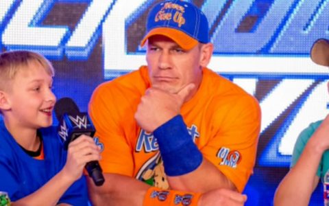 WWE老将约翰塞纳为来自乌克兰的年轻粉丝送上温馨的祝福