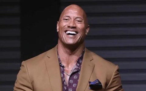 独爱姐弟恋？巨石强森难怪如此成功，原来从小就有这个特殊爱好！