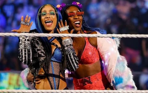 是真是假?莎夏班克斯和娜奥米已经确定离开WWE?