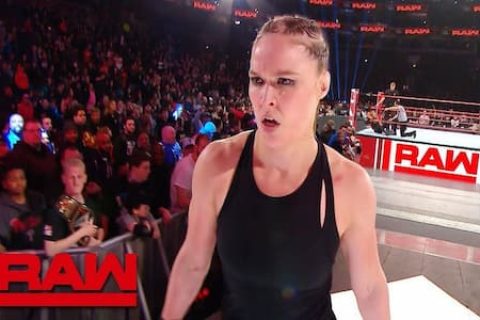 妮基ASH称隆达罗西在WWE RAW上逃脱殴打是 “幸运的”