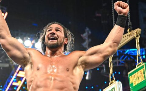WWE SmackDown 第1193期：狂欢摩斯在四重威胁赛中获得进入合约阶梯赛资格