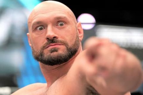 如果泰森弗瑞正式加入WWE，你希望看到他和谁进行比赛？