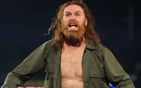 前WWE制作人对萨米辛赞不绝口,称他是SmackDown 的领导者