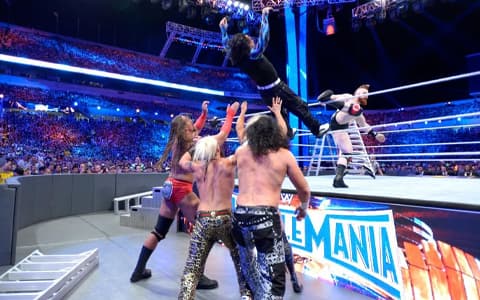 WWE没有兴趣让前热门双打组合回归