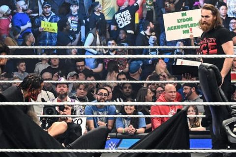 WWE SmackDown 第1222期：凯文欧文斯对罗曼雷恩斯和血统发起了攻击