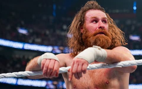 萨米·辛遭全场嘘声！WWE酝酿“惊天双转反”，摔角狂热42或迎剧情大洗牌