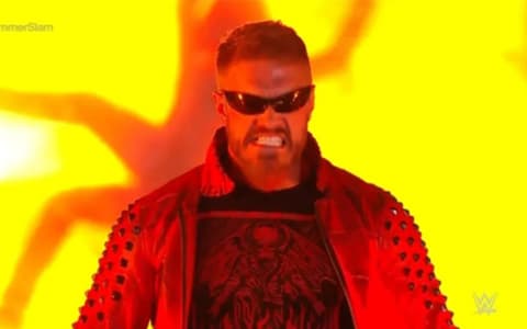 现任WWE明星支持艾吉赢得WWE世界重量级冠军
