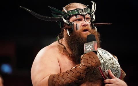 两位WWE选手最近备受欢迎,并且得到了WWE制片人的欣赏