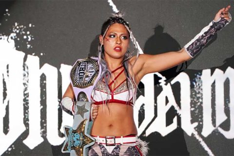 日本混血选手朱莉娅正在和WWE谈判，AEW对她并不感兴趣
