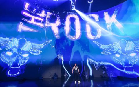 “Rock Sucks”的口号在Raw上响起，粉丝们明确表示“我们想要科迪”