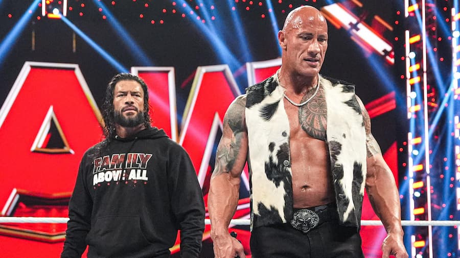 WWE RAW第1610期：巨石强森联合罗曼雷恩斯暴揍科迪罗兹和罗林斯