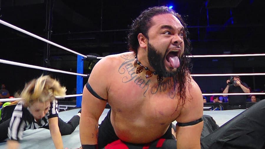 “萨摩亚狼人”雅各布·法图正式签约WWE，可能即将亮相擂台！