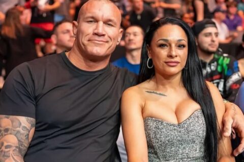 兰迪奥顿惊现UFC，和妻子一起观看比赛，赛后和乔昆·巴克利拥抱