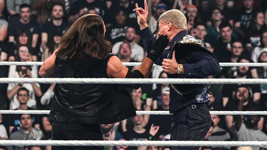 WWE SmackDown第1289期：AJ斯泰尔斯掌掴科迪罗兹、兰迪奥顿和欧文斯大战血统家族