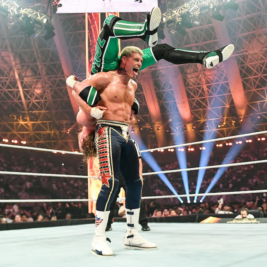 WWE传奇选手回应科迪·罗兹在比赛中使用被禁招式击败洛根·保罗