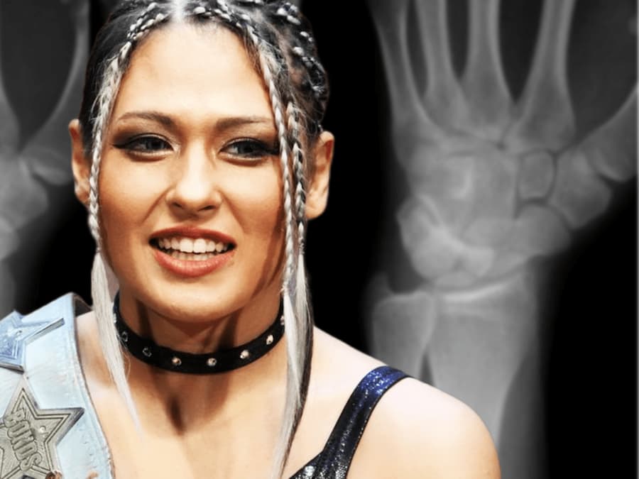 茱莉娅的正在接受手术，WWE之旅暂时搁置！