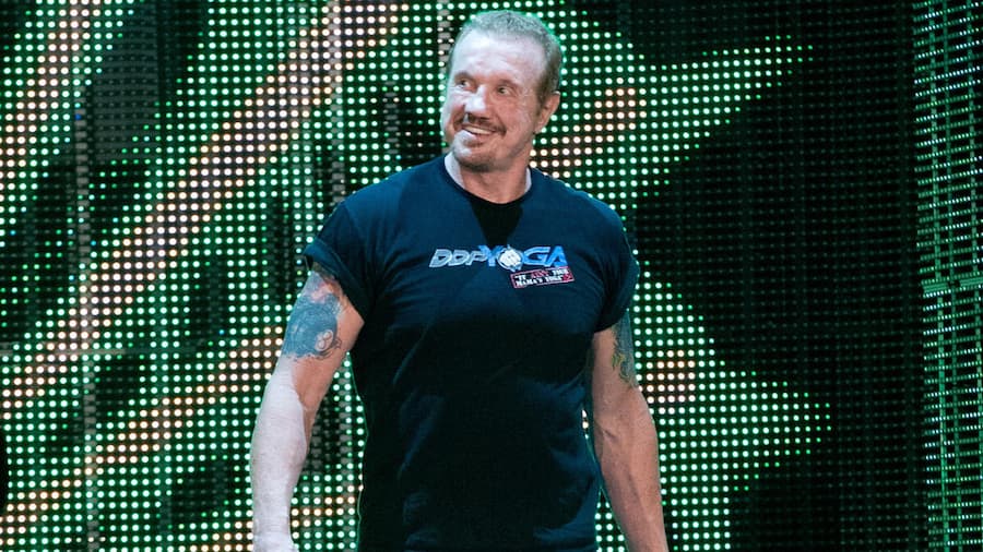 WWE名人堂成员谈论摔角手虚报身高的问题