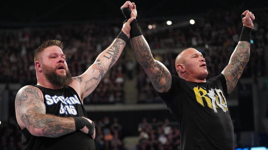 WWE SmackDown第1295期：兰迪·奥顿现身救凯文·欧文斯