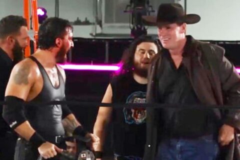 WWE名人堂成员JBL惊喜现身独立摔角赛事，宝刀未老再展地狱式金臂勾！
