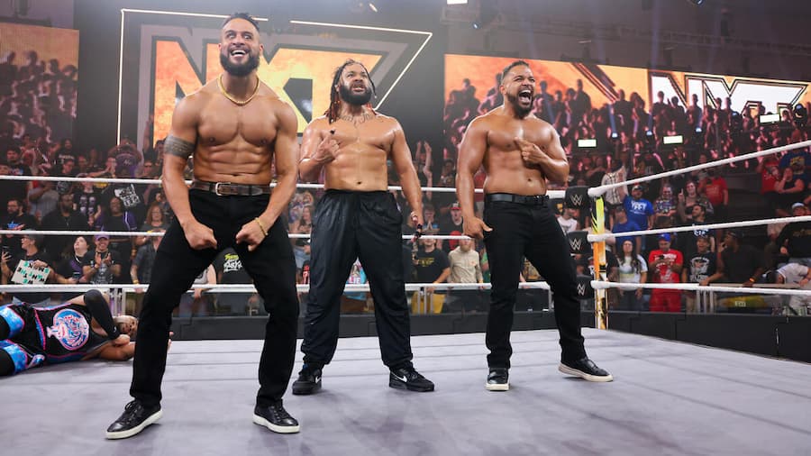 WWE高层怒斥“血脉”入侵NXT:告诉我就行了,整那老些幺蛾子干啥?