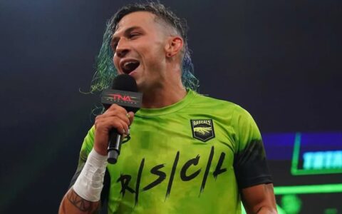因自拍丑闻被炒鱿鱼？WWE巨星强势回归，上演“救赎”大戏！