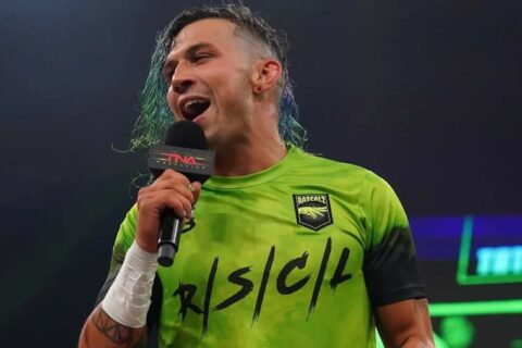 因自拍丑闻被炒鱿鱼？WWE巨星强势回归，上演“救赎”大戏！