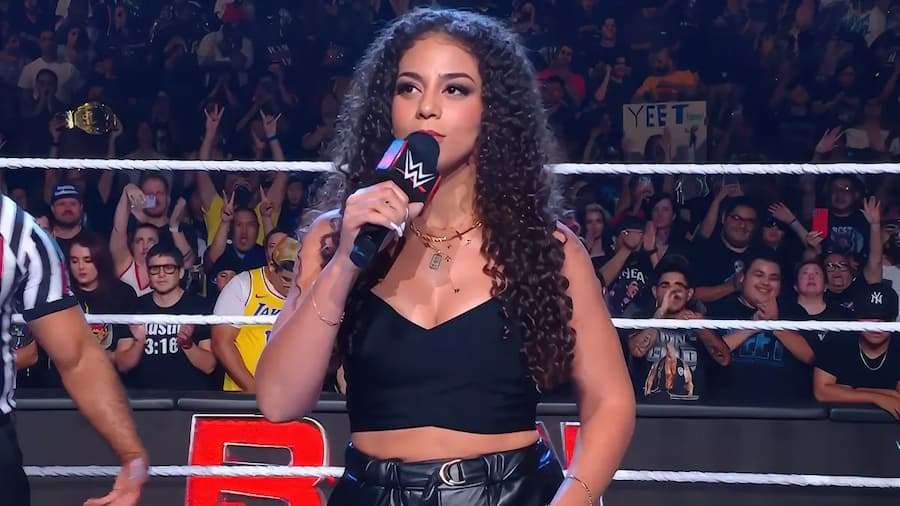 WWE美女司仪萨曼莎·欧文离职WWE，惊爆内幕：老娘压根儿就不喜欢当播报员！