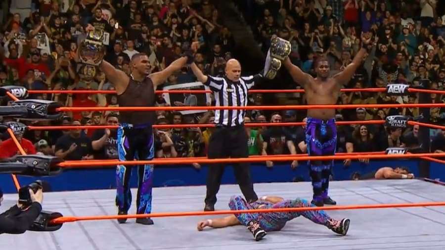 前WWE冠军震撼空降AEW Dynamite,强强联手MVP!