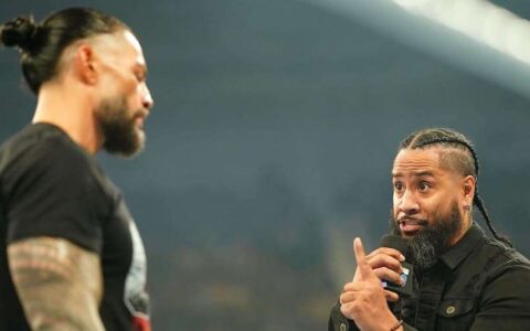 吉米乌索回归WWE后遭群后，罗曼雷恩斯霸气营救，吉米：我们需要人马！