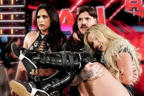 WWE RAW第1638期：蒂芙妮·斯特拉顿兑换合约包，遭到多米尼克阻止