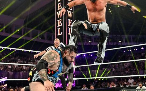 赛斯浴血复仇！WWE皇冠宝石2024上演铁血之战！