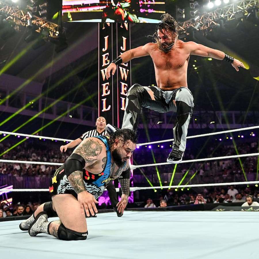 赛斯·罗林斯(Seth Rollins)艰难战胜了大布朗森·里德(Bronson Reed)
