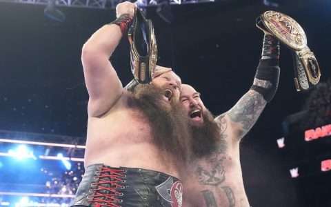 WWE RAW第1647期：战争突击者队夺得世界双打冠军