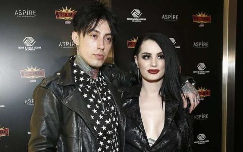 AEW明星Saraya与男友Ronnie Radke结束六年恋情