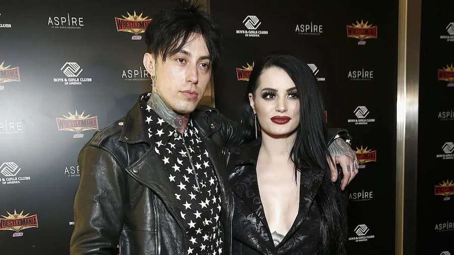 Saraya与男友Ronnie Radke