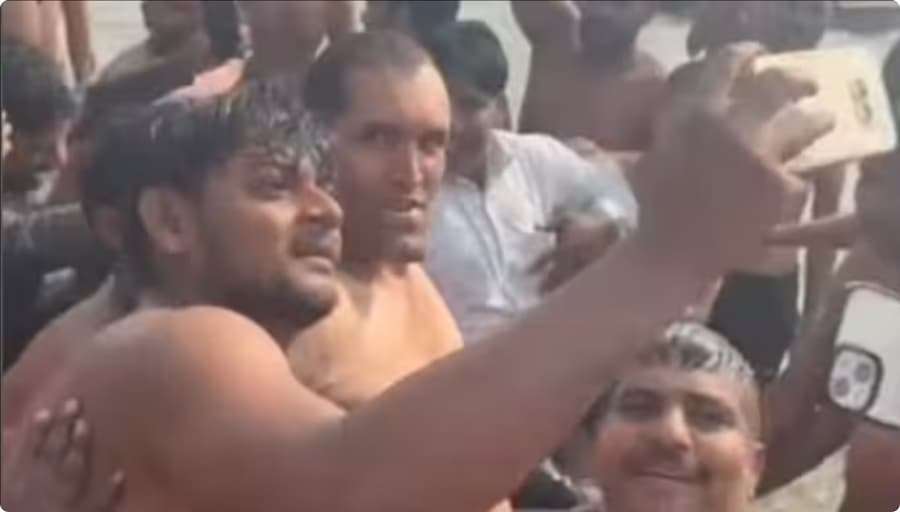 巨人卡里”(The Great Khali)