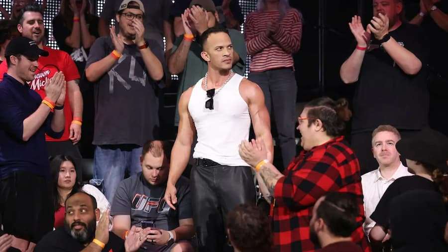 WWE NXT改名风波：里奇·斯塔克斯变身“圣徒”，粉丝表示“我的耳朵需要清洗一下”
