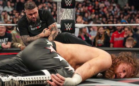 WWE选手人气榜更新：CM朋克稳坐年度第一，斯蒂芬妮·瓦克尔勇夺周冠！
